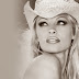 Pamela Anderson In Marrying ( Again ) By Her Former Husband