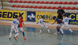 Equipes Educar Futsal Clube (SE) e Paraná Clube (PR) se enfrentam na partida de abertura da Taça Brasil