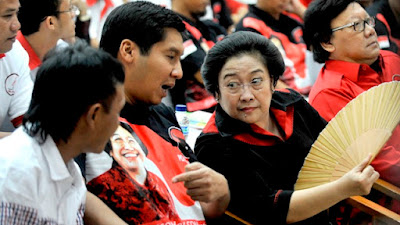 MENYEBALKAN! Harga BBM Naik Megawati Dulu Mewek Tiga Hari Tiga Malam, Kalau Sekarang Minta Jangan Cengeng