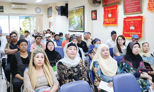 Đại biểu tham dự tập huấn và tuyên truyền Luật Trật tự  an toàn giao thông đường bộ. (Ảnh: T. Lân)
