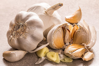 manfaat makan bawang putih mentah