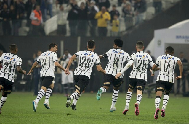 Corinthians goleia o time que continua sem respeito: Vasco!