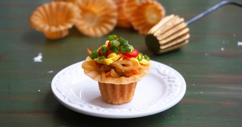 Seasaltwithfood: How To Make Kuih Pie Tee/Top Hat Shells