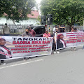 Massa LSM FPPMM Minta Polda Riau Tangkap Badria Rika Sari