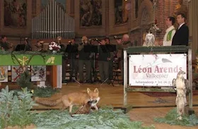 De Hubertusmis werd u aangeboden door valkenier Léon Arends. Klik op de afbeelding om de naam van sponsor beter te kunnen lezen.