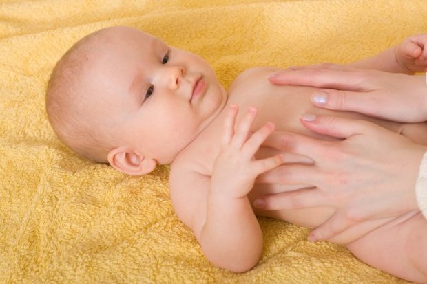 Cólicas no bebê: Veja dicas para prevenir e aliviar as dores