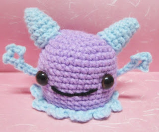 http://translate.google.es/translate?hl=es&sl=en&tl=es&u=http%3A%2F%2Fsweetncutecreations.tumblr.com%2Fpost%2F21909846107%2Famigurumi-purple-monster-free-pattern