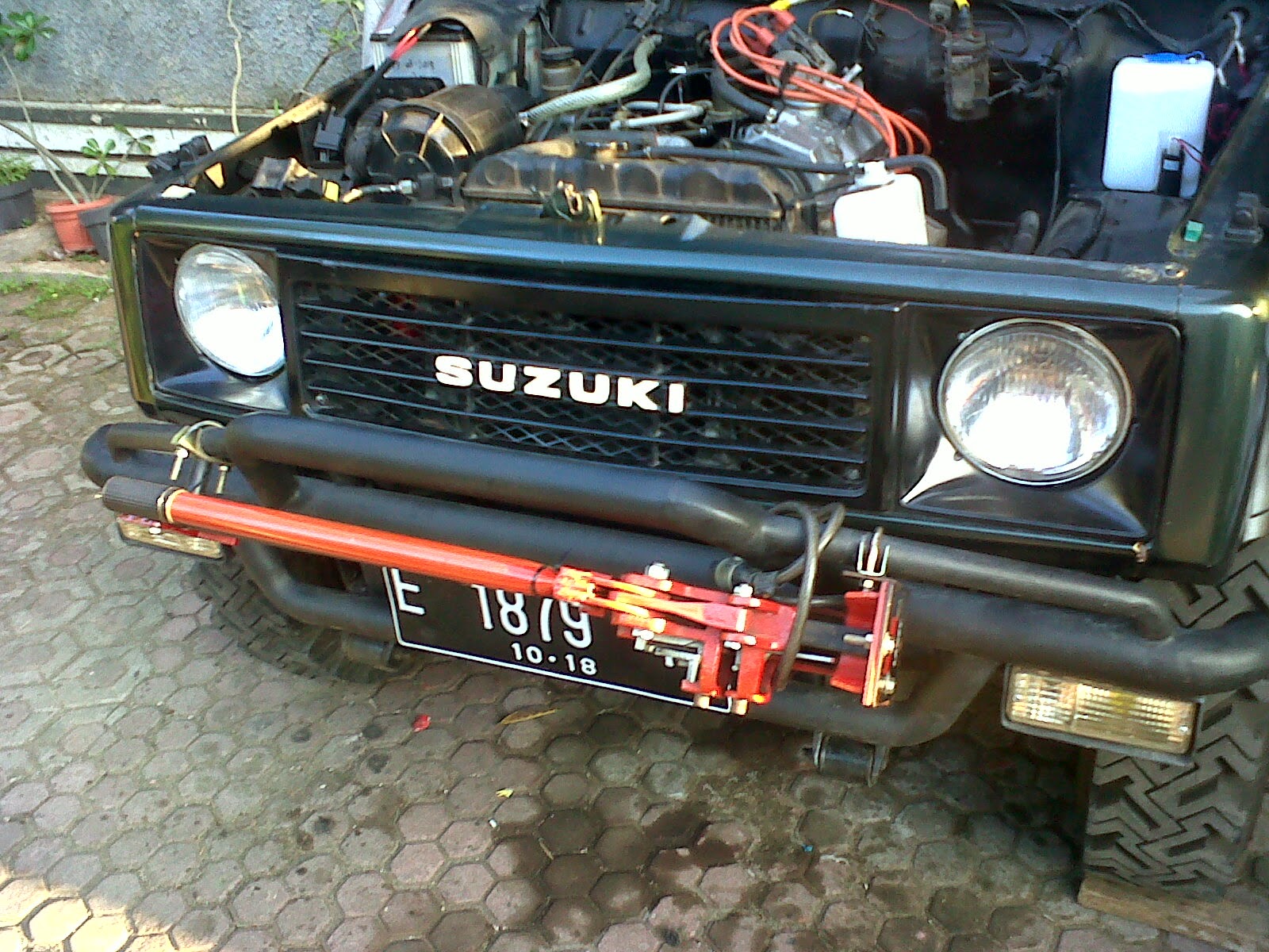 GrageBadak4Wheel Drive: Rubah Grill Lampu Kotak Jimny 