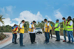 Jon Sudiman Damanik Monitoring Pekerjaan Jalan di Pulau Yamdena