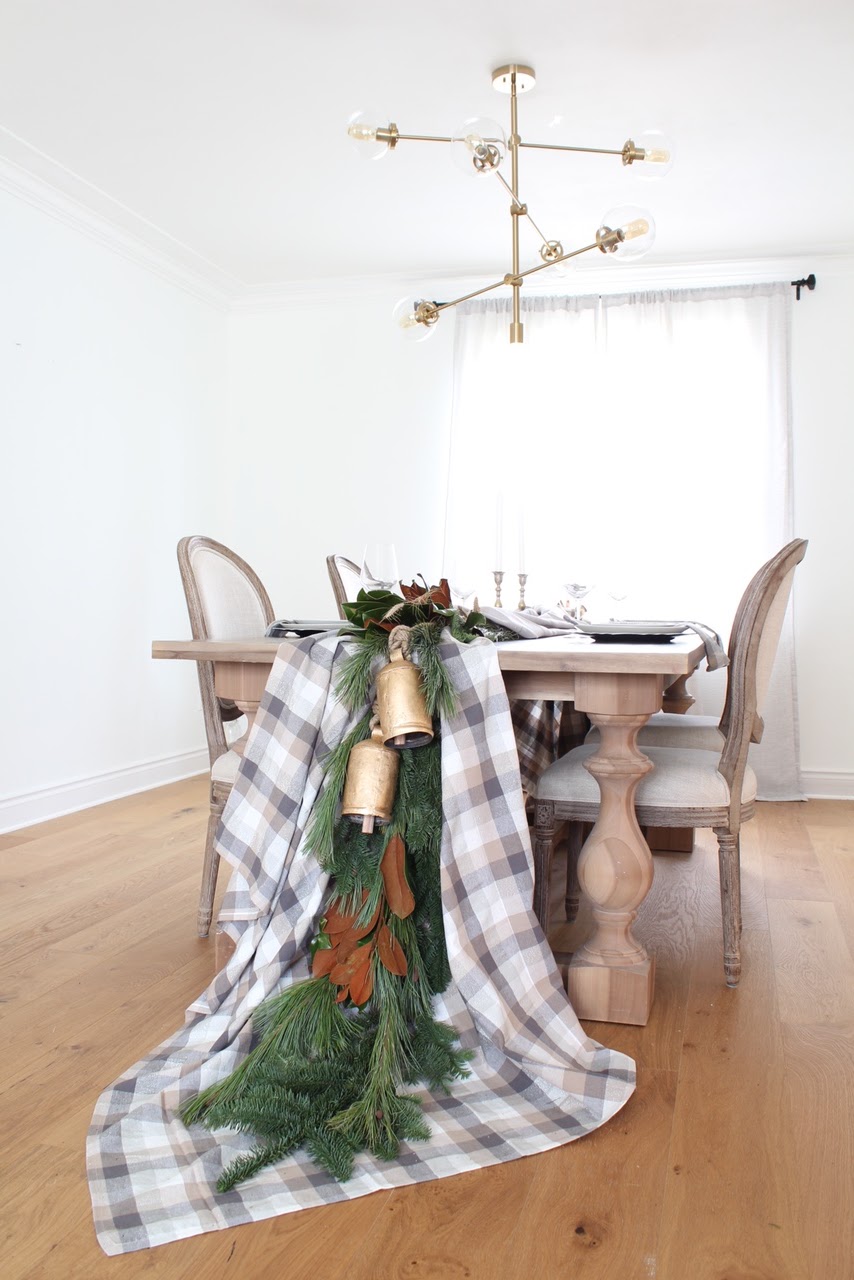 Modern Cozy Holiday Tablescape