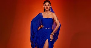 Shilpa Shetty high slit blue dress sexy legs slim figure
