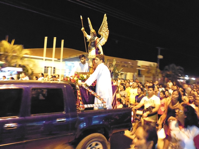 #Tabatinga-AM - Cerca de 6.000 fiéis participaram da procissão aos Santos Anjos, ontem, 29/09, terça-feira