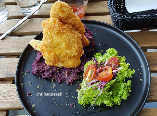 pour cafe ampang breadcrumbed fish