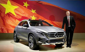Hubertus Troska, conselheiro da Daimler na China, apresenta o novo modelo GLA