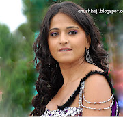 anushka shetty, the tollywood super actress in mega wallpaper