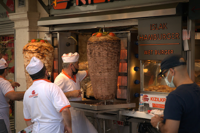 طعام الشارع الفريد في اسطنبول
