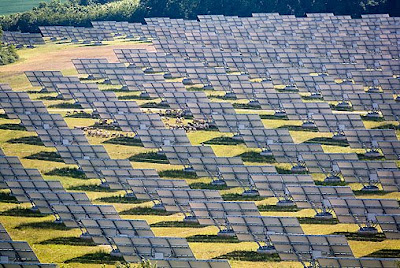  PS10 solar power tower and the largest of this type in the world