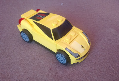 Lego, Ferrari amarela montada, com tração -  R$ 15,00