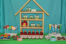 Find great tutorials, ideas, decorations, and desserts at this Angry Birds birthday party.  You'll love having all your ideas in easy step by step directions to help you throw an amazing birthday your kids will love.
