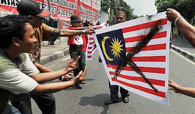 Jiwa Paradox: MALAYSIA BENARKAN JALUR GEMILANG DIBAKAR DI 