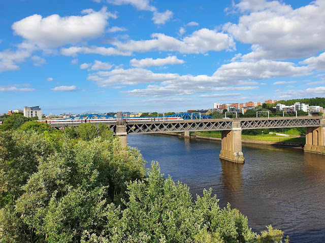 Newcastle Quayside Bridges | A Walking Challenge