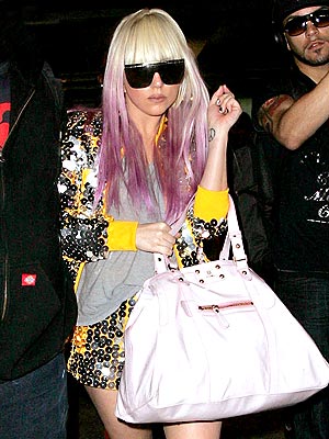 lady gaga dark hair. give a color on your hair