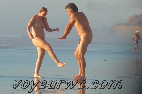 Nude sun tanning women a beach spy cam (BeachVoyeur 134)
