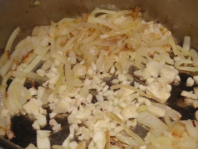 Curly-Endive-With-Spaghetti-Onion-Garlic.jpg