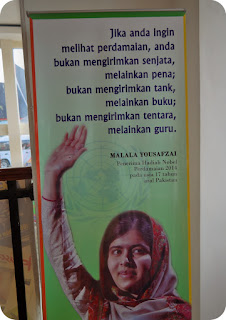  mending di deportasi saja dari Indonesia  Mencintai Sastra & Budaya di Rumah Puisi Taufiq Ismail
