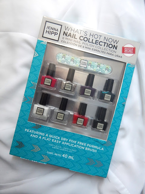 Jenna Hipp nail polish collection green stylist celebrity mamá fashionista