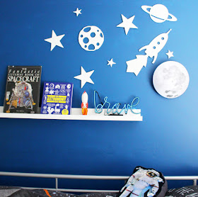 Heidi Swapp Neon decor in a boy's room