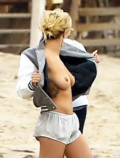 selebrity-uncensored-Rita-Ora-Paparazzi-Topless-Beach-Photos