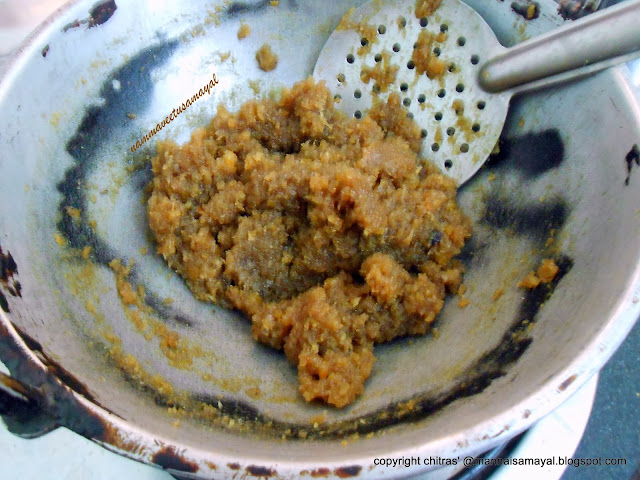 Soychunks Pooranam [ Soychunks sweet stuffing ]