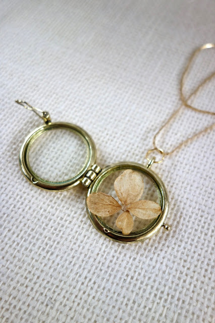 locket crafts, sentimental necklace, DIY jewelry, pressed flower crafts, uses for dried hydrangea flowers, pressed flower crafts, blah to TADA, flower press