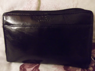 Osprey black leather purse