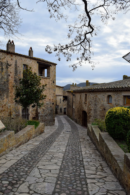 Cobblestone street in the center of Pals