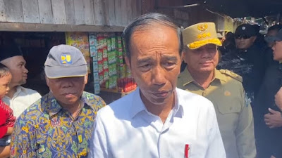 Tinjau Pasar Sebukit Rama Mempawah, Jokowi : Bulan Depan (Beras) Turun