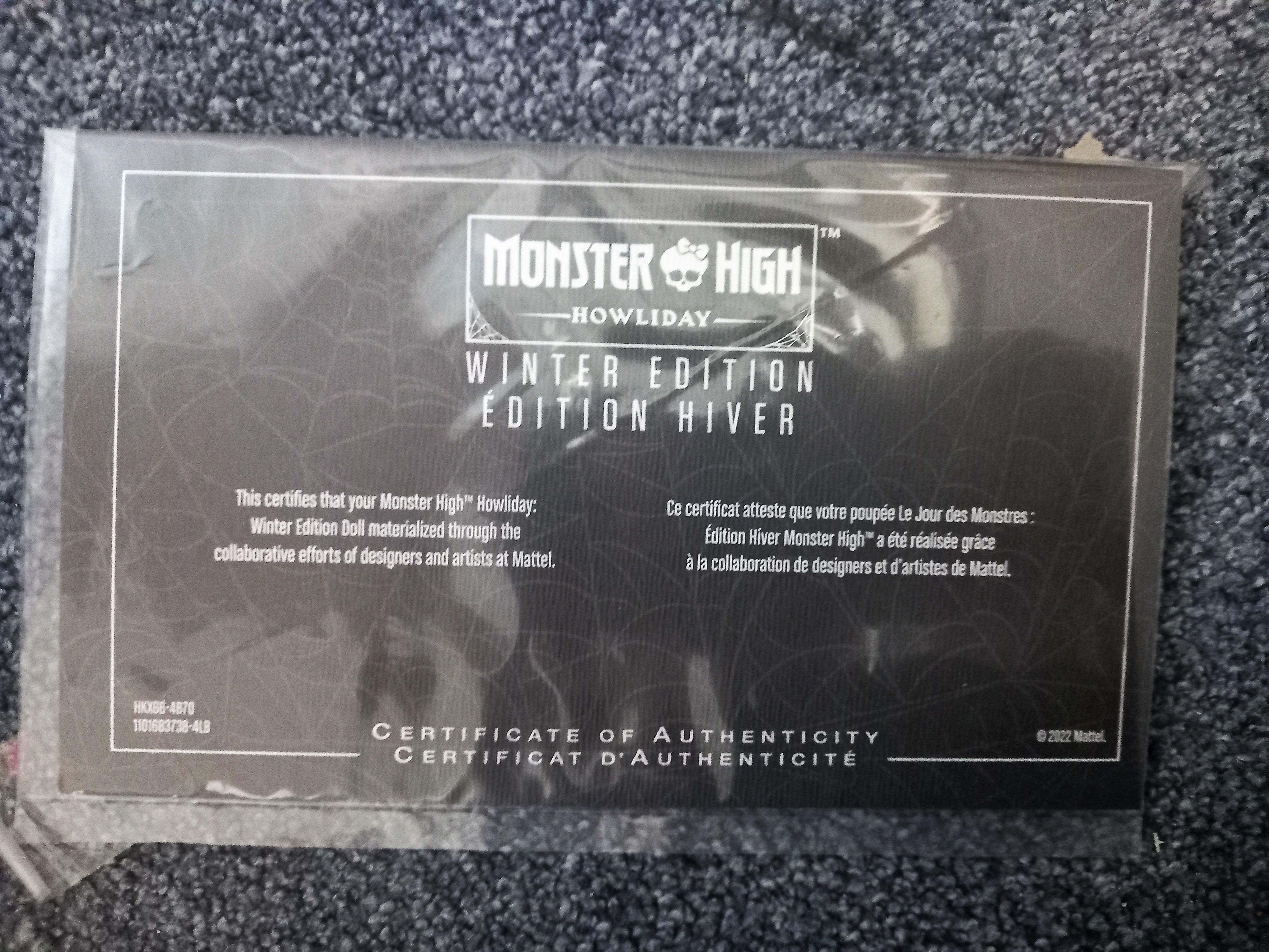 Monster High Howliday: Winter Edition Draculaura Doll HKX66