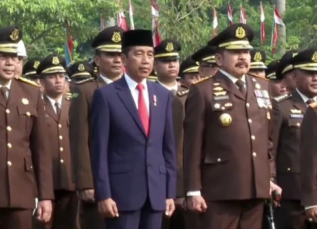 Hari Bhakti Adhyaksa ke-63, Jokowi Tegaskan Jaksa Jangan Permainkan Hukum