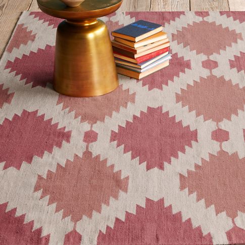 pink rug, geometric, flat weave, fresh, pale decor