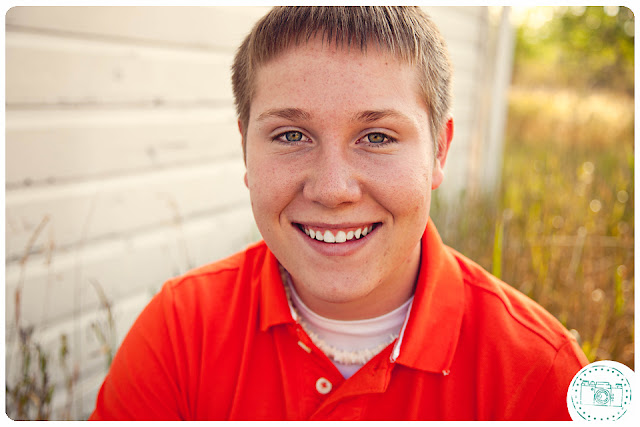 senior photo, senior portrait, boy, sunny, fresh, bright, fun, rustic