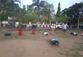 भारतीय जनता पार्टी ने स्थानीय बजरंग व्यायाम शाला में योगा किया