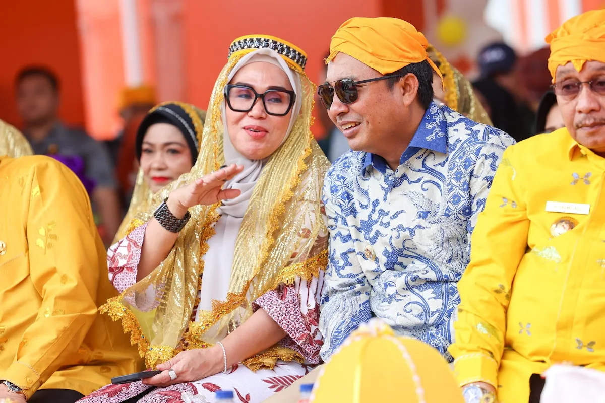 Bupati Barru Andi Ina Kartika Sari bersama kepala daerah lainnya di perayaan HUT Sigi ke-17