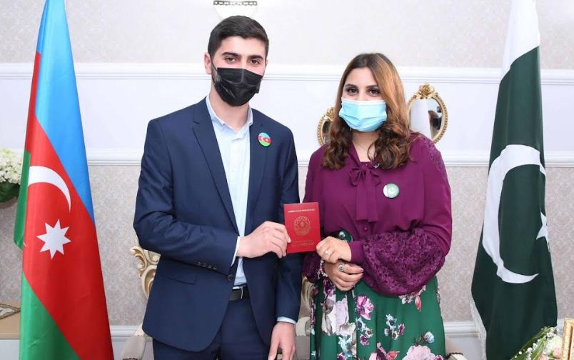 Graduate of Azerbaijan’s Baku Higher Oil School marries Pakistani student from same university