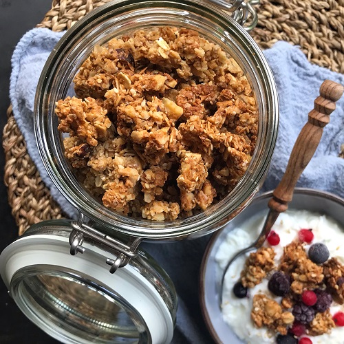 Tahina-Granola mit Nüssen