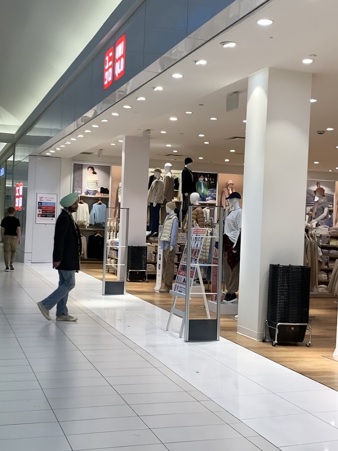 Uniqlo - Oshawa Centre