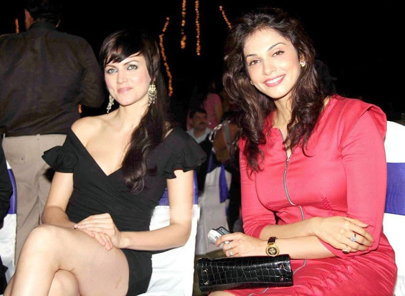 Yana Gupta suffers wardrobe malfunction  Pics hot photos