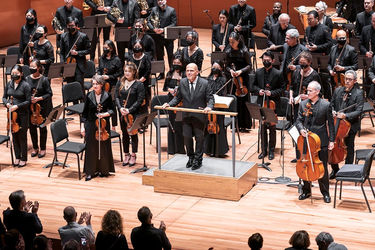 "Timeless Classic Shines Bright: New York Philharmonic's Staple Outshines Flashy Premiere"