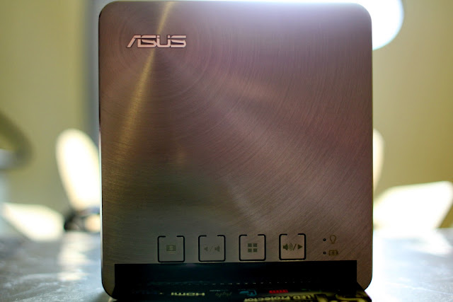 ASUS S1便攜輕巧短焦LED投影機