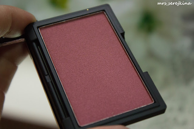 румяна Sleek MakeUP Blush в оттенке Pomegranate #923